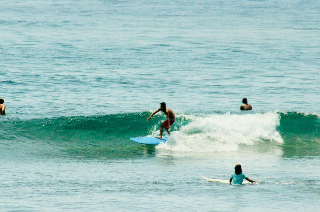 "Triangle Hut" Camp Fuego Siargao Hotel Catangnan Kültér fotó